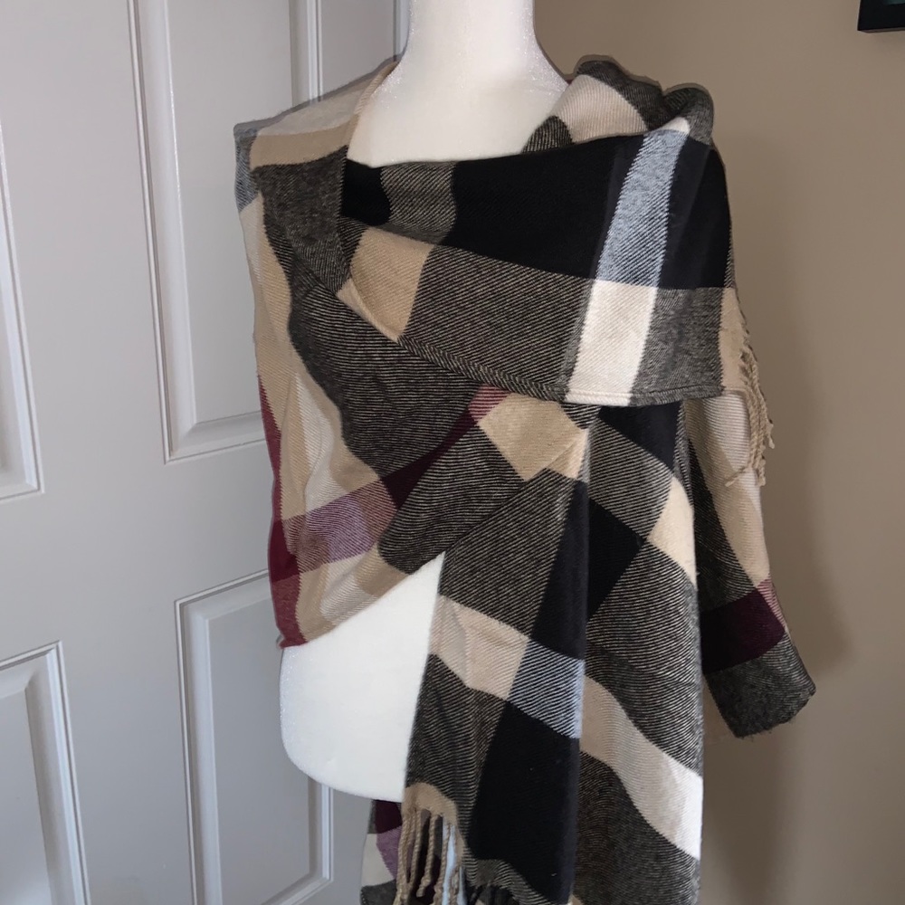 Shawl - Picture 2 of 3